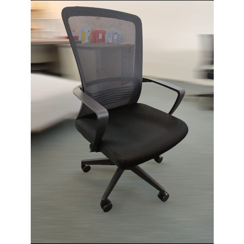 Z-A1062 LOW BACK CHAIR